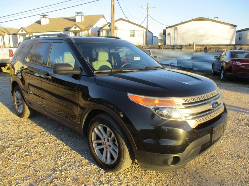 The 2015 Ford Explorer 2300 down/520 a month photos