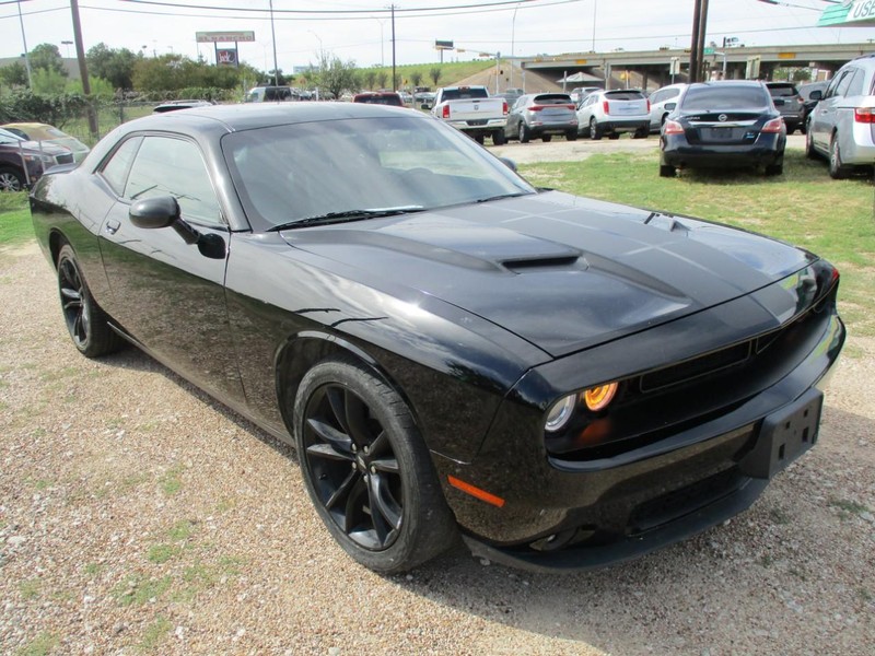 2017 Dodge Challenger 4500 down/680 a month photo