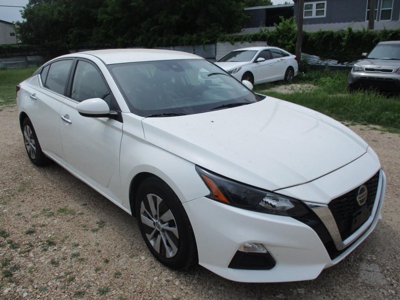 The 2022 Nissan Altima 2800 down/600 a month photos