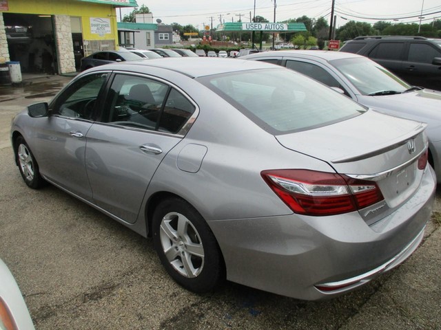 Honda Accord Sedan Vehicle Full-screen Gallery Image 03