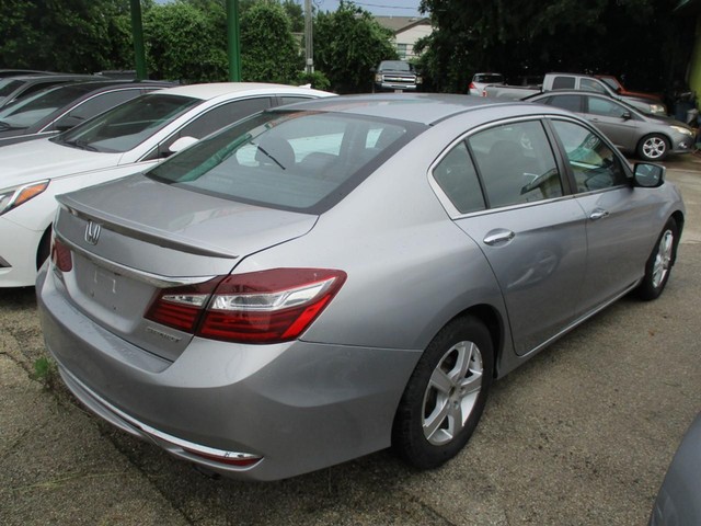 Honda Accord Sedan Vehicle Full-screen Gallery Image 04