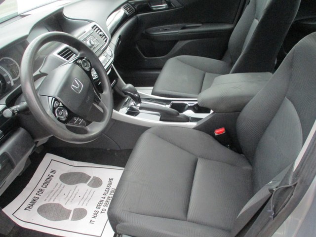 Honda Accord Sedan Vehicle Full-screen Gallery Image 05