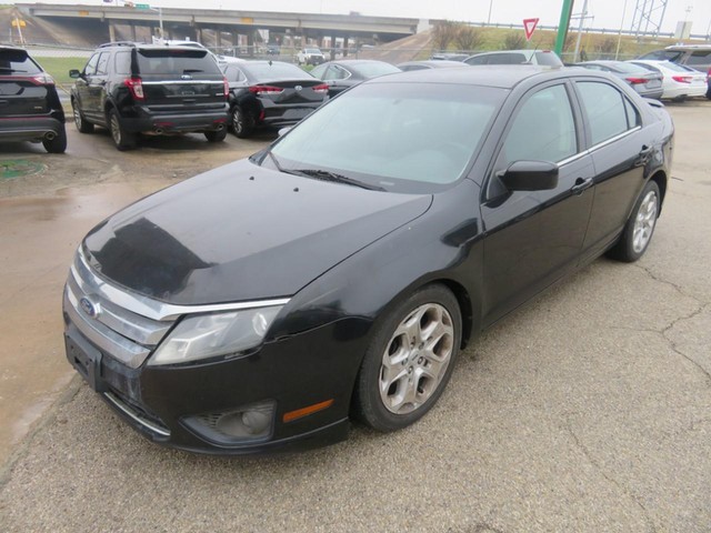 Ford Fusion Vehicle Full-screen Gallery Image 02