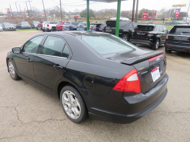 Ford Fusion Vehicle Full-screen Gallery Image 03