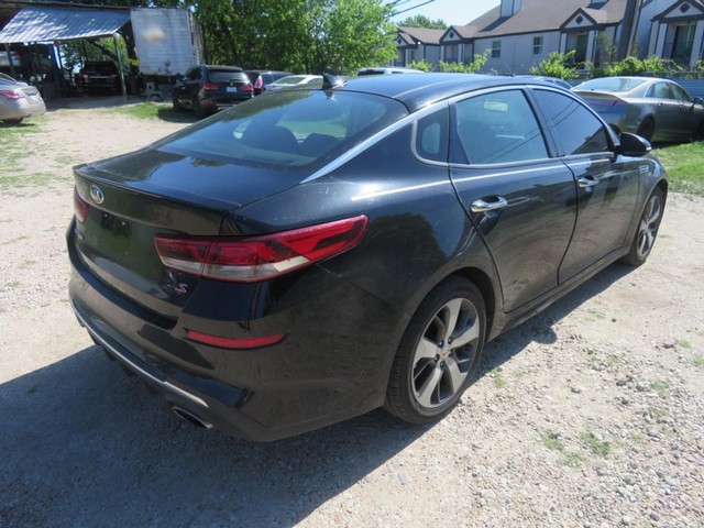 Kia Optima Vehicle Full-screen Gallery Image 04