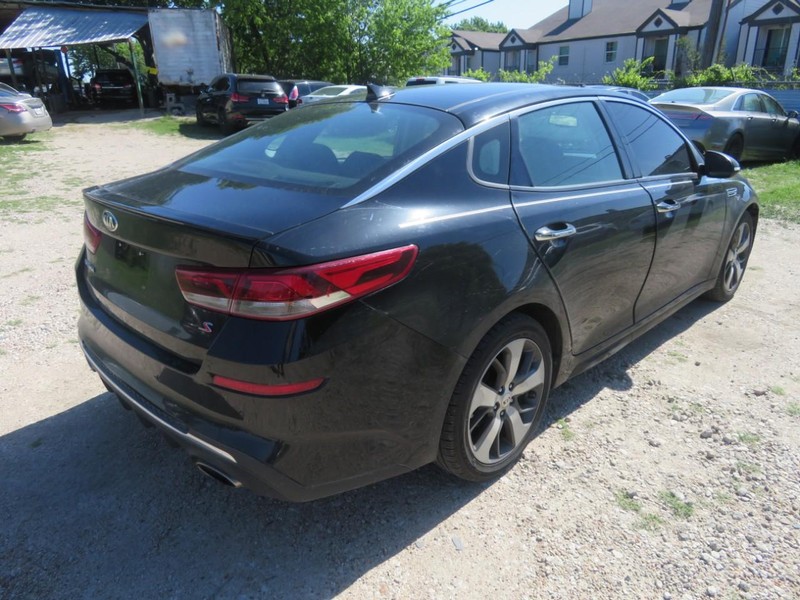 Kia Optima Vehicle Full-screen Gallery Image 04