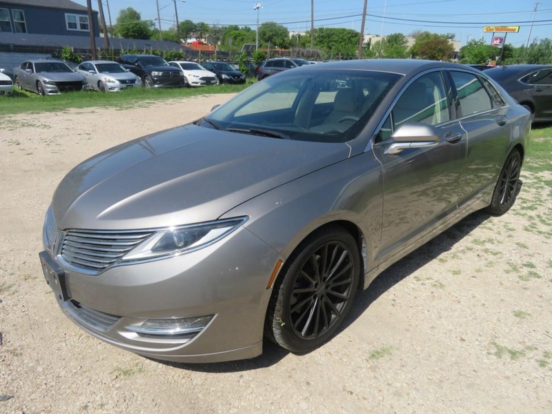 Lincoln MKZ Vehicle Full-screen Gallery Image 02