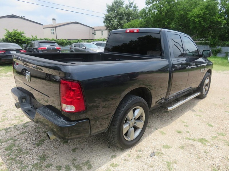 Ram 1500 Vehicle Full-screen Gallery Image 04