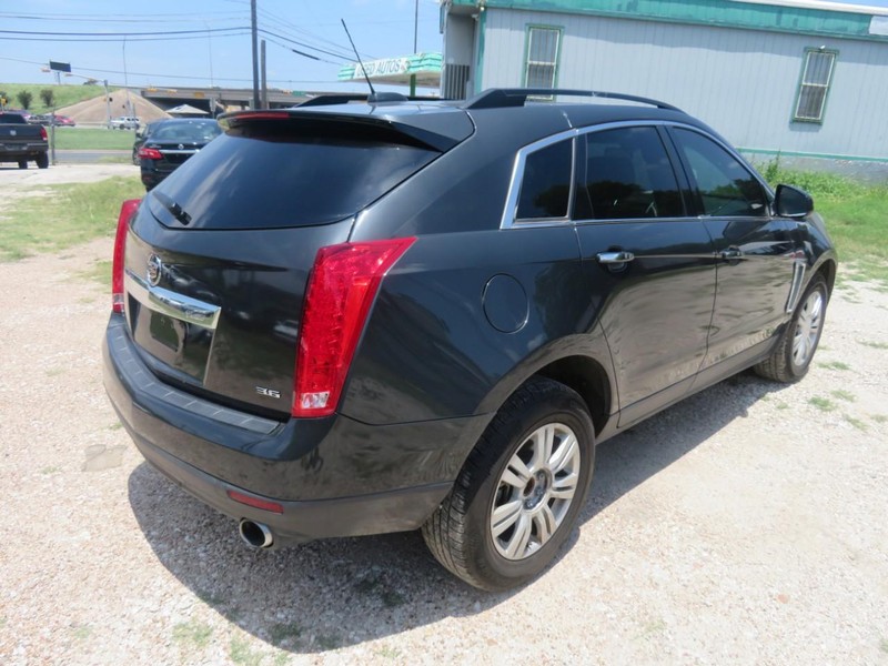 Cadillac SRX Vehicle Full-screen Gallery Image 04