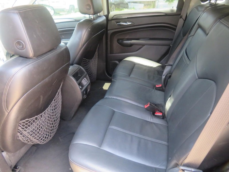 Cadillac SRX Vehicle Full-screen Gallery Image 06