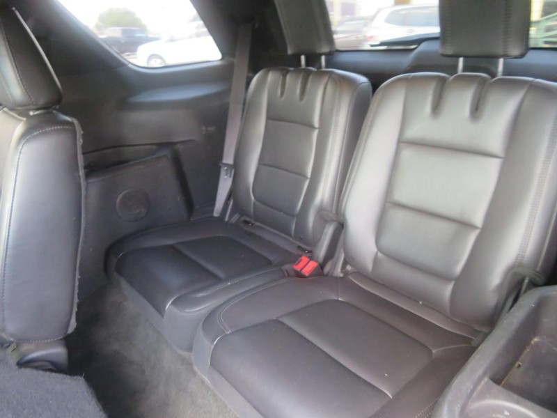 Ford Explorer Vehicle Full-screen Gallery Image 07