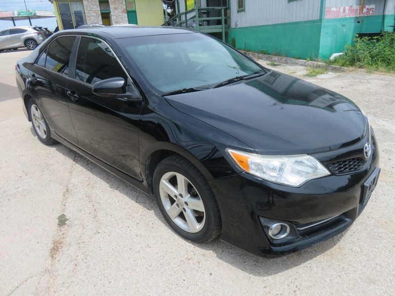 2014 Toyota Camry SE