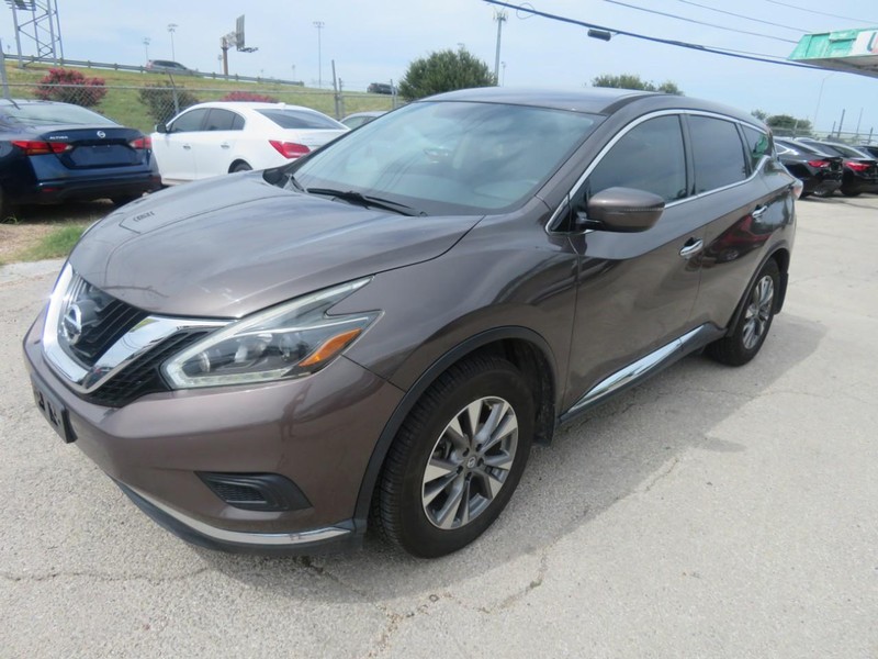 Nissan Murano Vehicle Full-screen Gallery Image 02