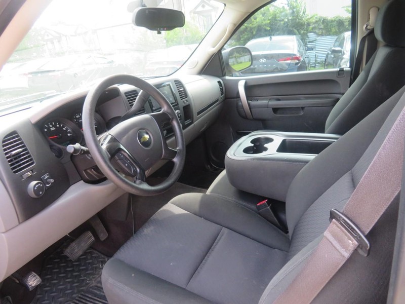 Chevrolet Silverado 1500 Vehicle Full-screen Gallery Image 05