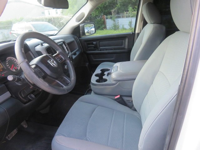 Ram 1500 Vehicle Full-screen Gallery Image 05