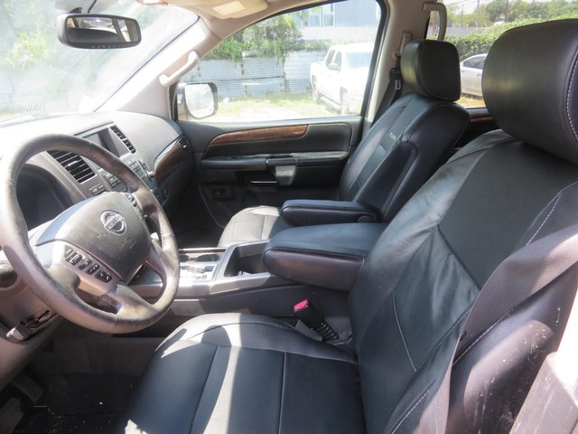 Nissan Armada Vehicle Full-screen Gallery Image 05