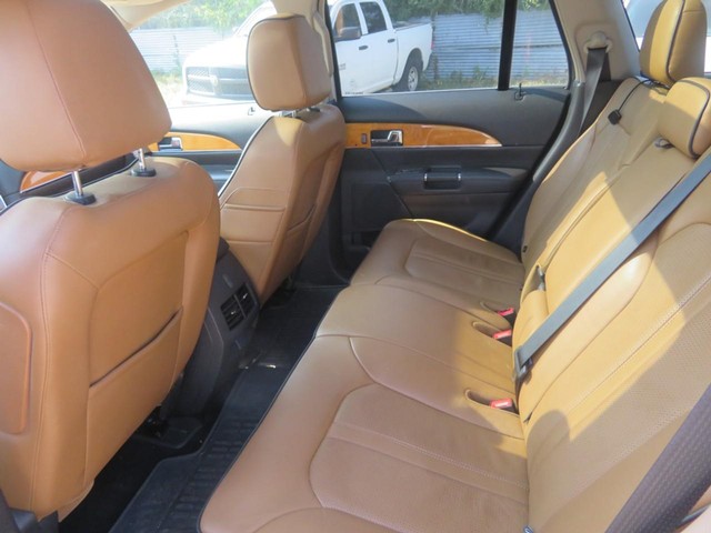 Lincoln MKX Vehicle Full-screen Gallery Image 05