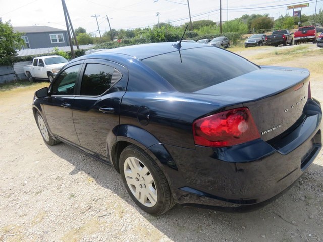 Dodge Avenger Vehicle Full-screen Gallery Image 03