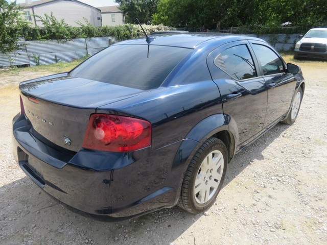 Dodge Avenger Vehicle Full-screen Gallery Image 04