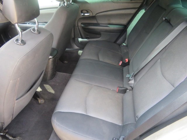 Dodge Avenger Vehicle Full-screen Gallery Image 06