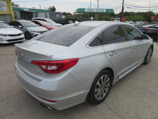 Hyundai Sonata Vehicle Full-screen Gallery Image 04