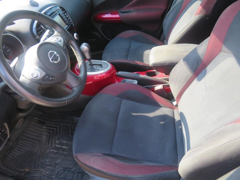 Nissan Juke Vehicle Full-screen Gallery Image 05