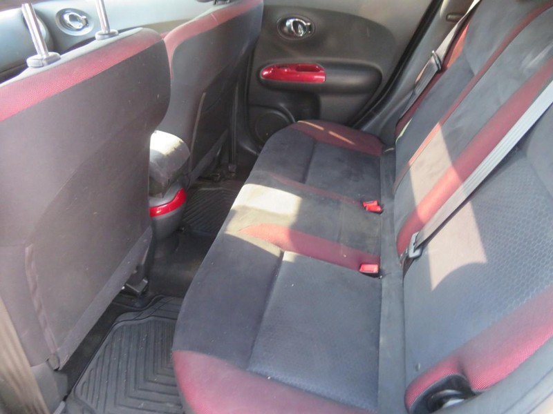 Nissan Juke Vehicle Full-screen Gallery Image 06