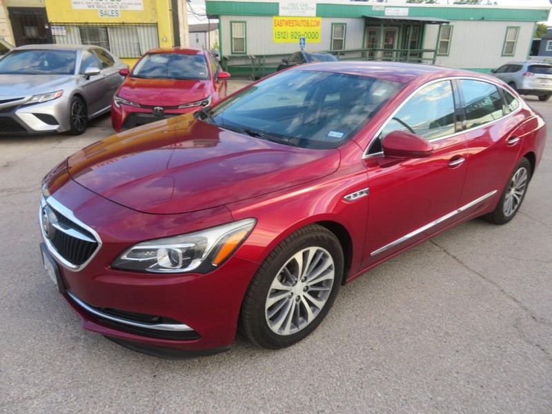 Buick LaCrosse Vehicle Full-screen Gallery Image 02