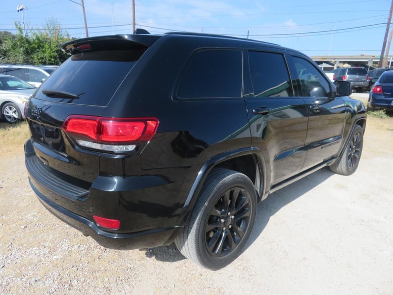 Jeep Grand Cherokee Vehicle Full-screen Gallery Image 04