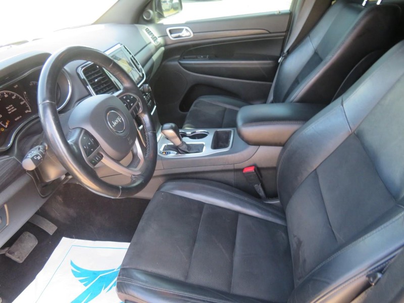 Jeep Grand Cherokee Vehicle Full-screen Gallery Image 05