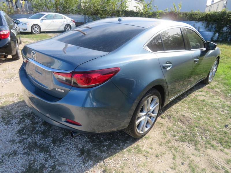 Mazda MAZDA6 Vehicle Full-screen Gallery Image 04