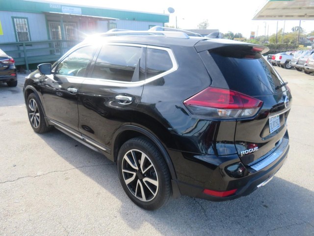 Nissan Rogue Vehicle Full-screen Gallery Image 03