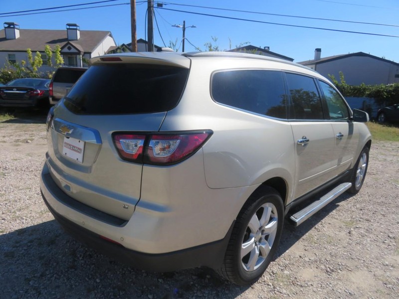 Chevrolet Traverse Vehicle Full-screen Gallery Image 04