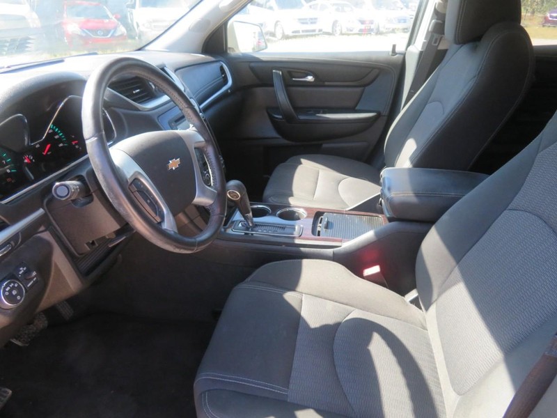 Chevrolet Traverse Vehicle Full-screen Gallery Image 05
