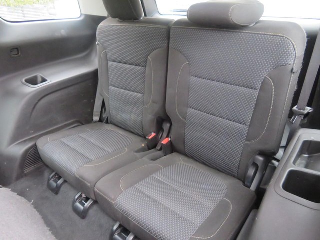 GMC Acadia Vehicle Full-screen Gallery Image 07