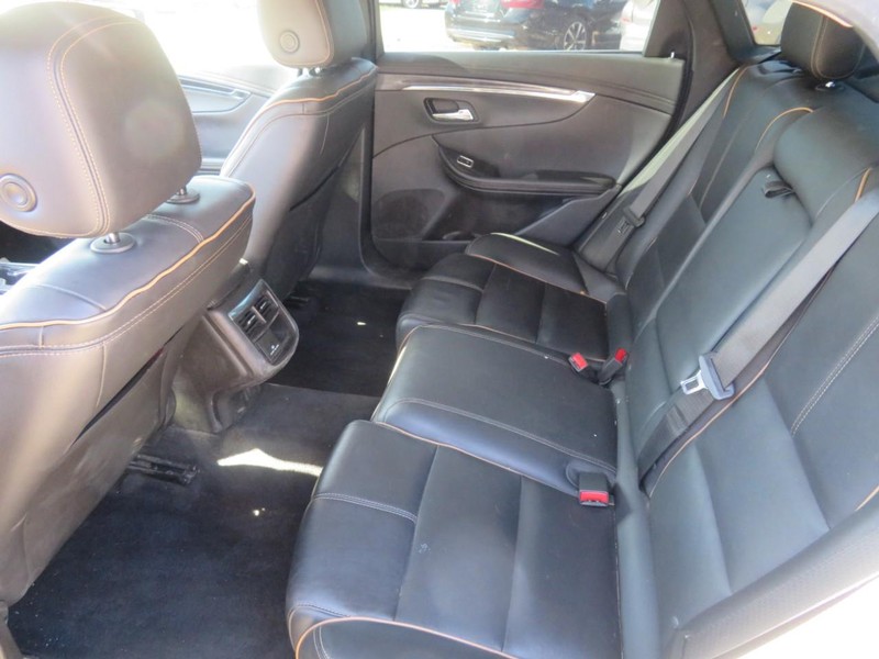 Chevrolet Impala Vehicle Full-screen Gallery Image 06