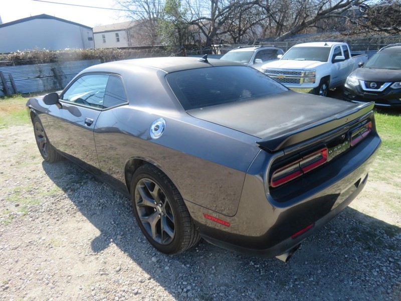 Dodge Challenger Vehicle Full-screen Gallery Image 03