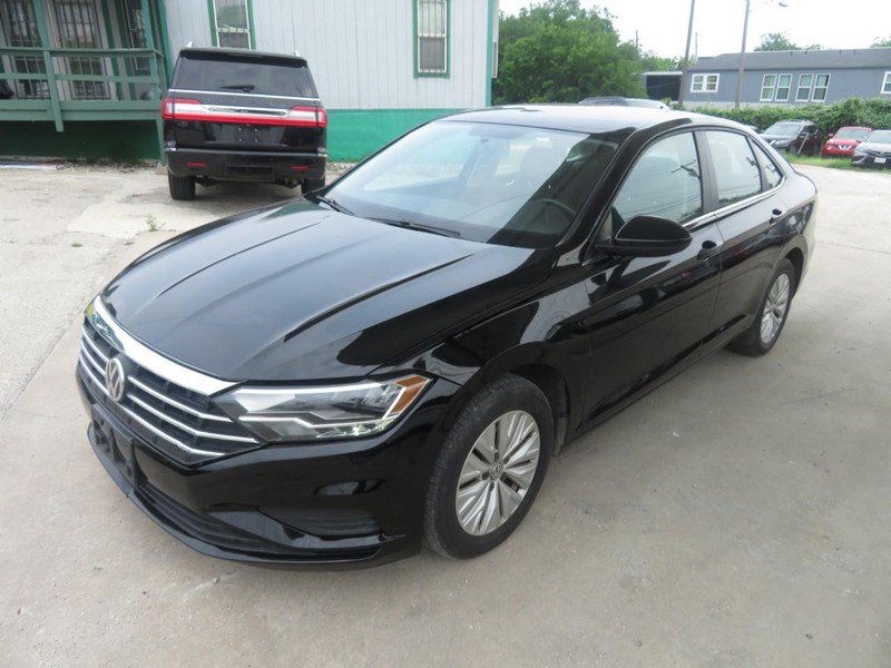 Volkswagen Jetta Vehicle Full-screen Gallery Image 02