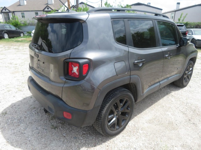 Jeep Renegade Vehicle Full-screen Gallery Image 04