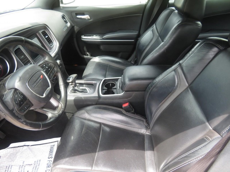 Dodge Charger Vehicle Full-screen Gallery Image 05
