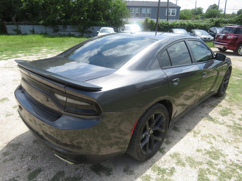 Dodge Charger Vehicle Full-screen Gallery Image 04