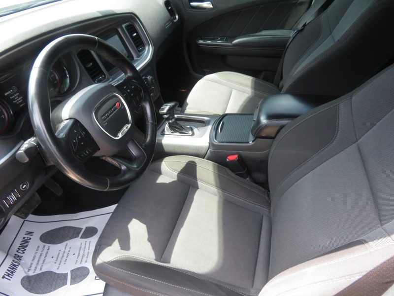Dodge Charger Vehicle Full-screen Gallery Image 05