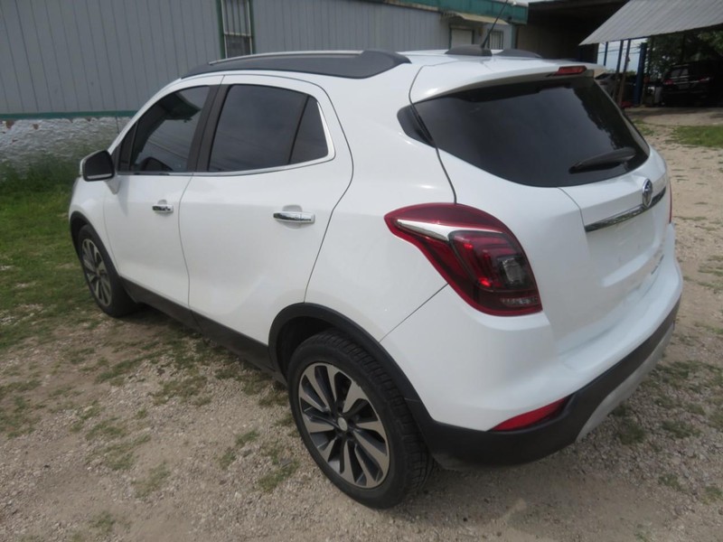 Buick Encore Vehicle Full-screen Gallery Image 03