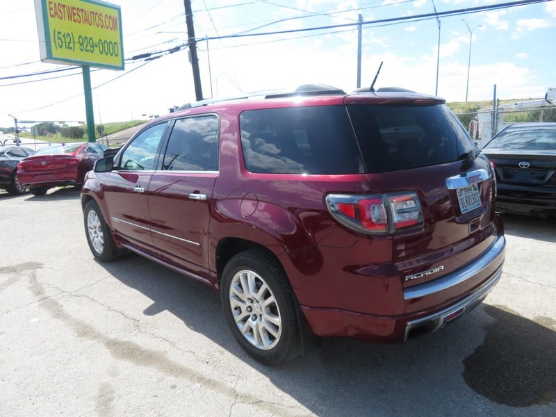 GMC Acadia Vehicle Full-screen Gallery Image 03