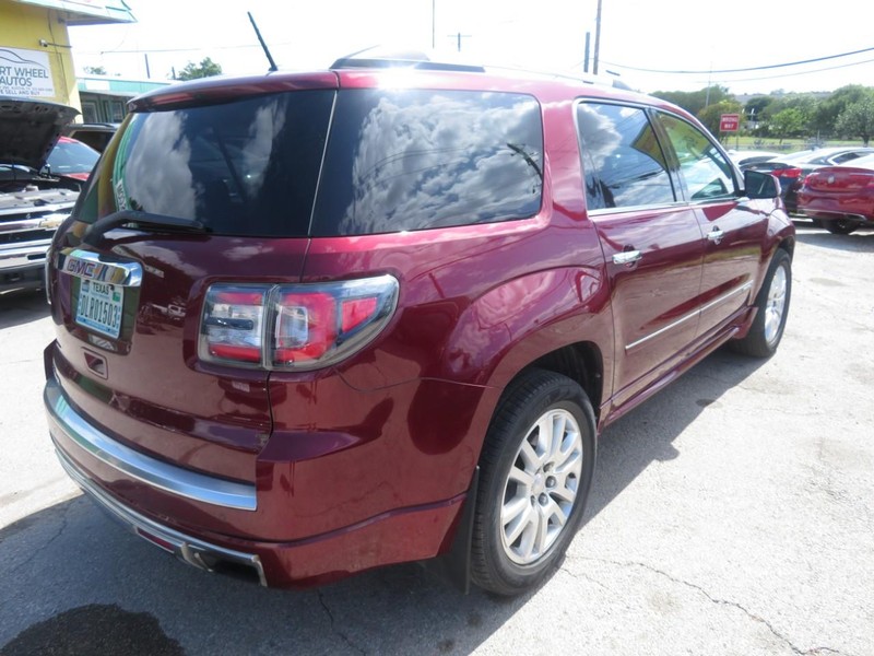 GMC Acadia Vehicle Full-screen Gallery Image 04
