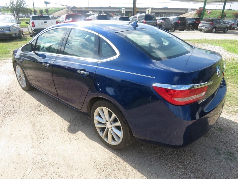 Buick Verano Vehicle Full-screen Gallery Image 03