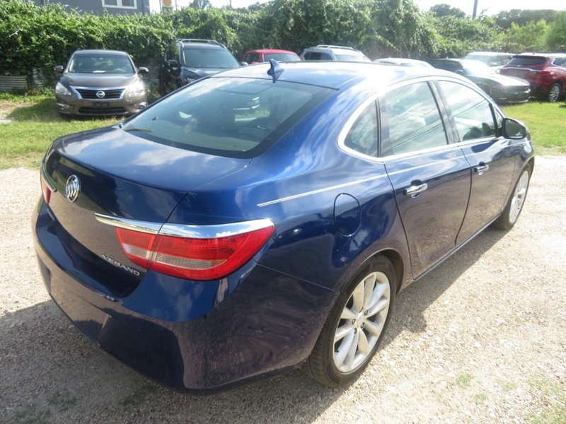 Buick Verano Vehicle Full-screen Gallery Image 04
