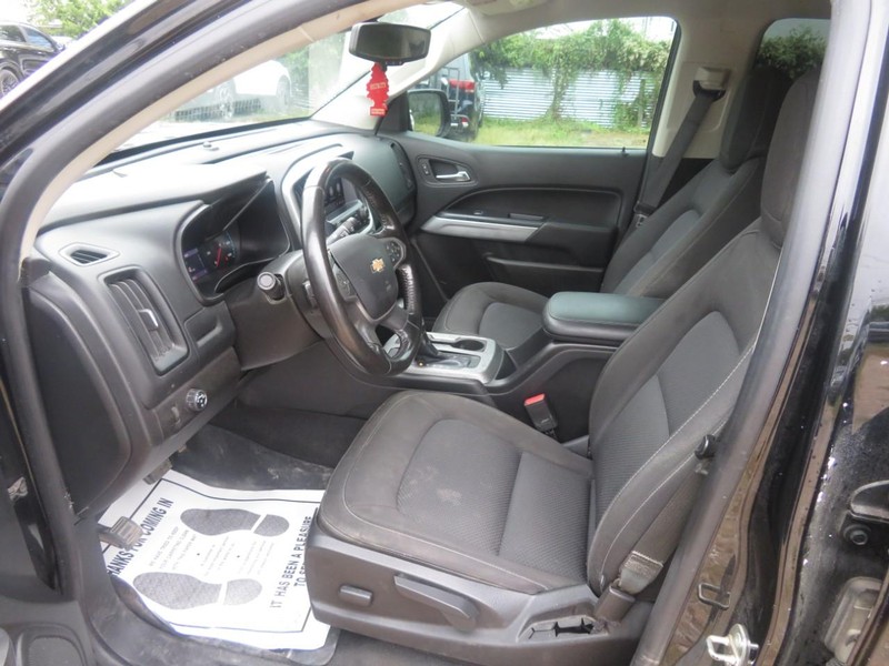 Chevrolet Colorado Vehicle Full-screen Gallery Image 05