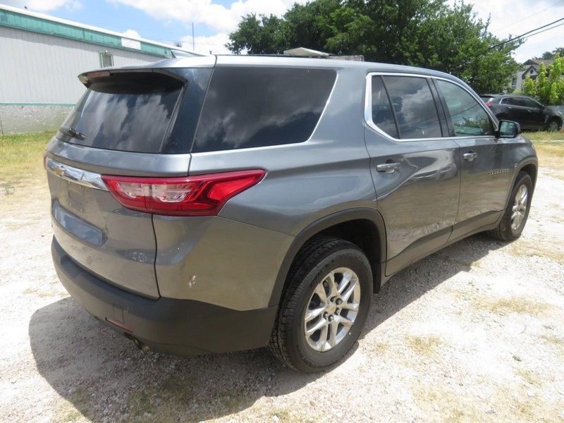 Chevrolet Traverse Vehicle Full-screen Gallery Image 04