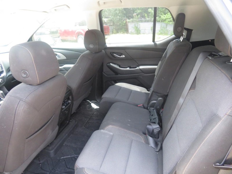 Chevrolet Traverse Vehicle Full-screen Gallery Image 06